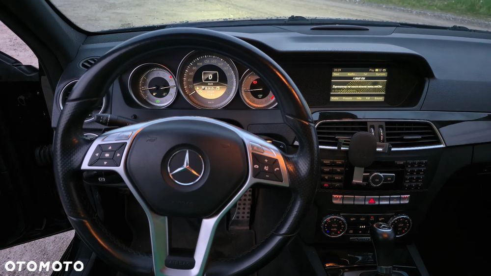 Mercedes-Benz Klasa C 250 CDI 4Matic 7G-TRONIC Avantgarde Edition - 10