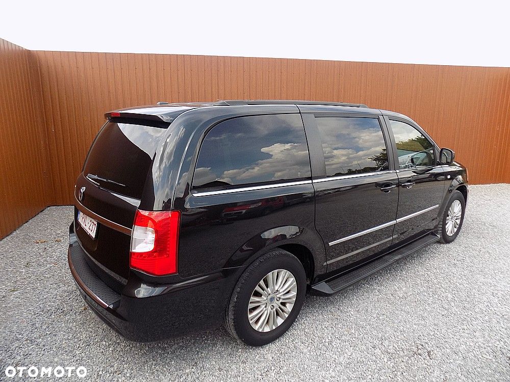 Lancia Voyager 2.8 CRD16v Silver - 3