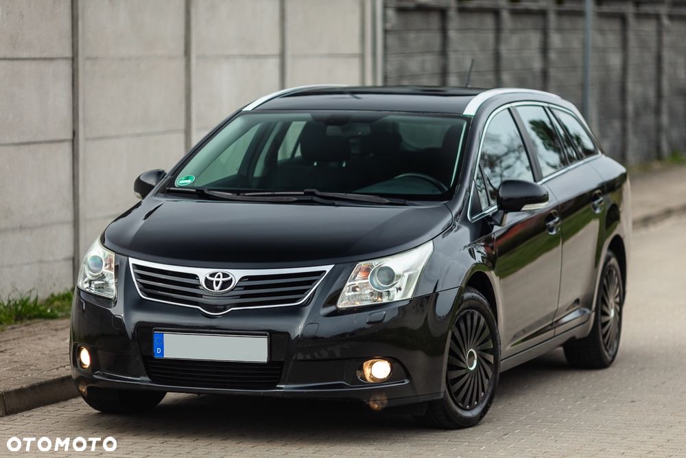 Toyota Avensis 1.8 Comfort - 1