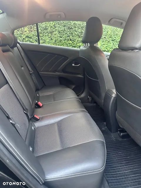 Toyota Avensis 2.0 Premium MS - 8