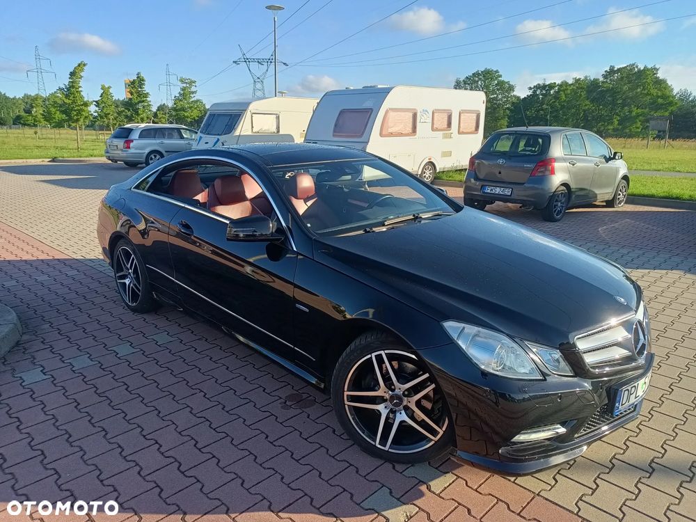 Mercedes-Benz Klasa E 250 CGI BlueEFFICIENCY Automatik Elegance - 8