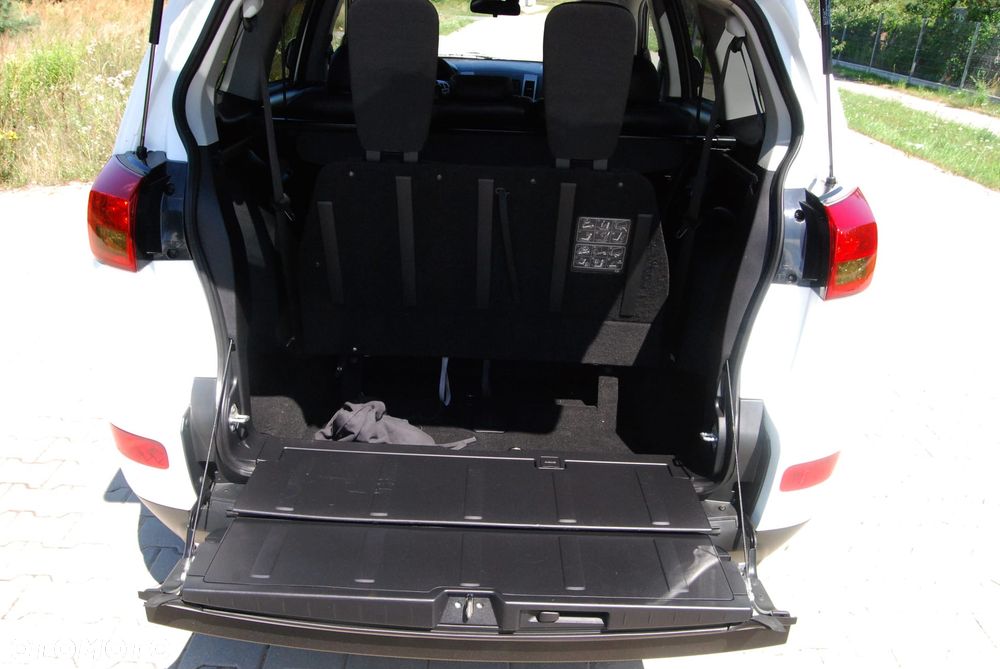 Peugeot 4007 - 29