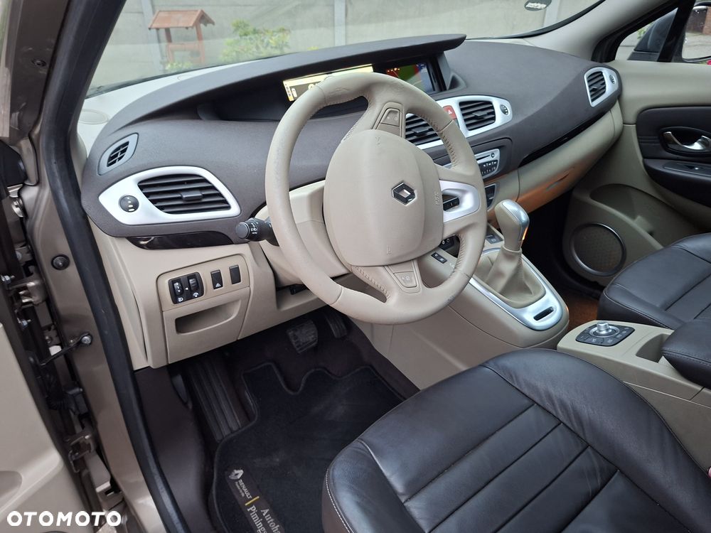 Renault Scenic 2.0 16V Emotion - 12