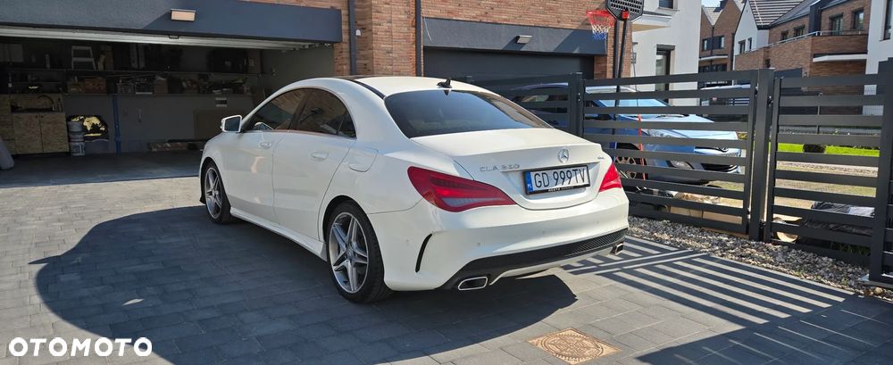 Mercedes-Benz CLA 250 4Matic 7G-DCT AMG Line - 10