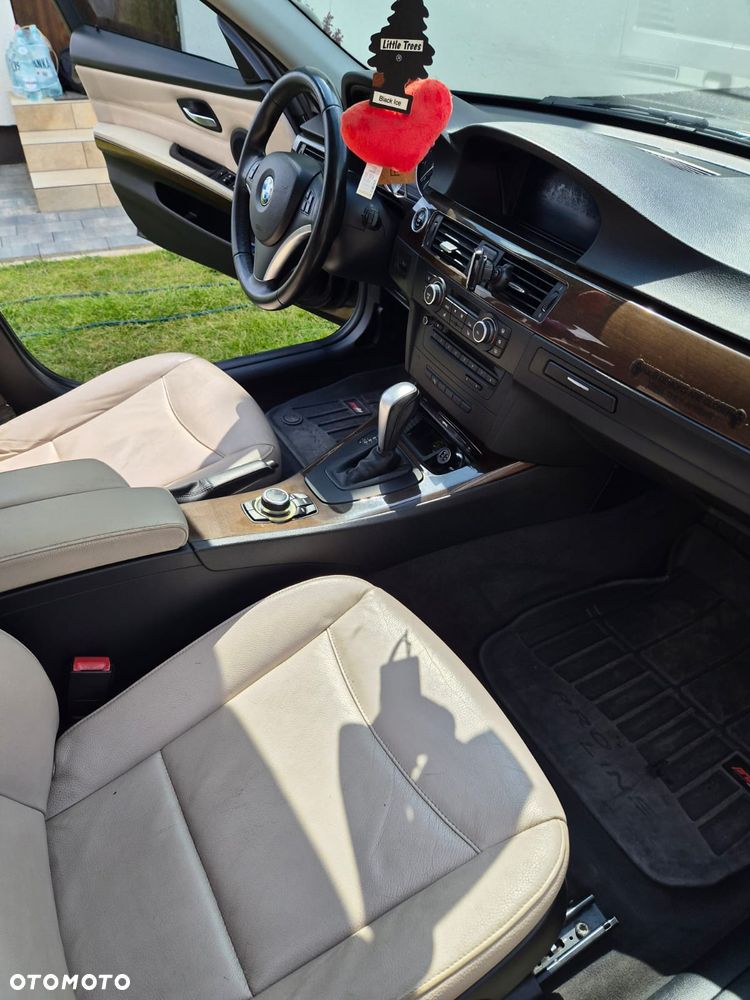 BMW Seria 3 318i - 12