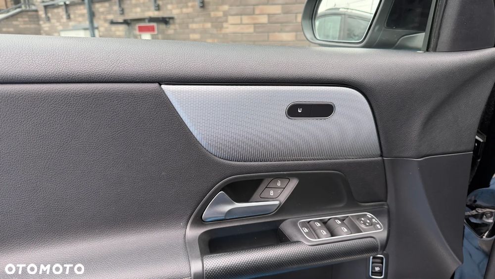 Mercedes-Benz GLA 200 Style - 10