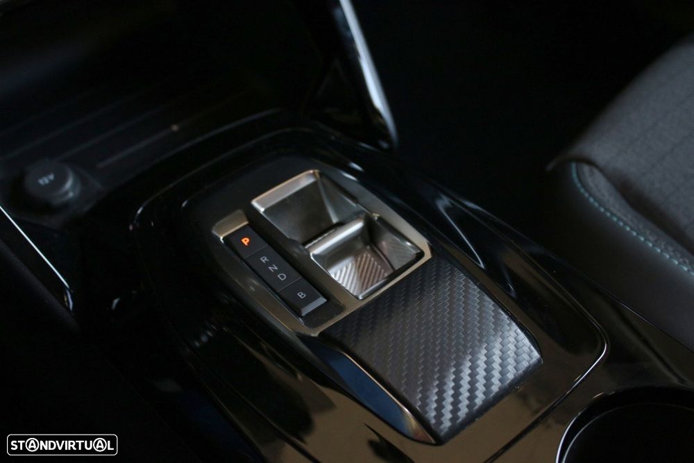 Peugeot e-2008 Allure - 23