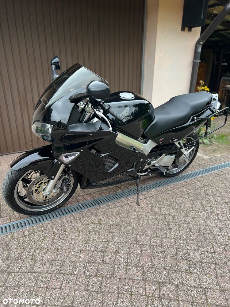 Honda VFR - 6