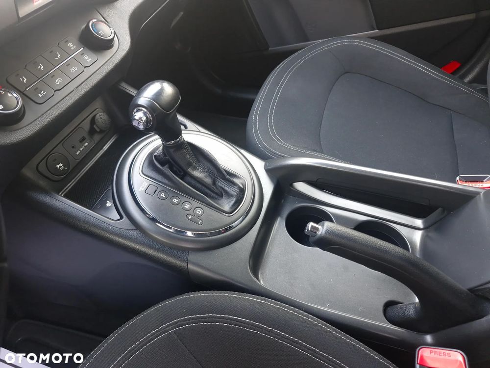 Kia Sportage 2.0 CVVT 2WD Automatik Vision - 19