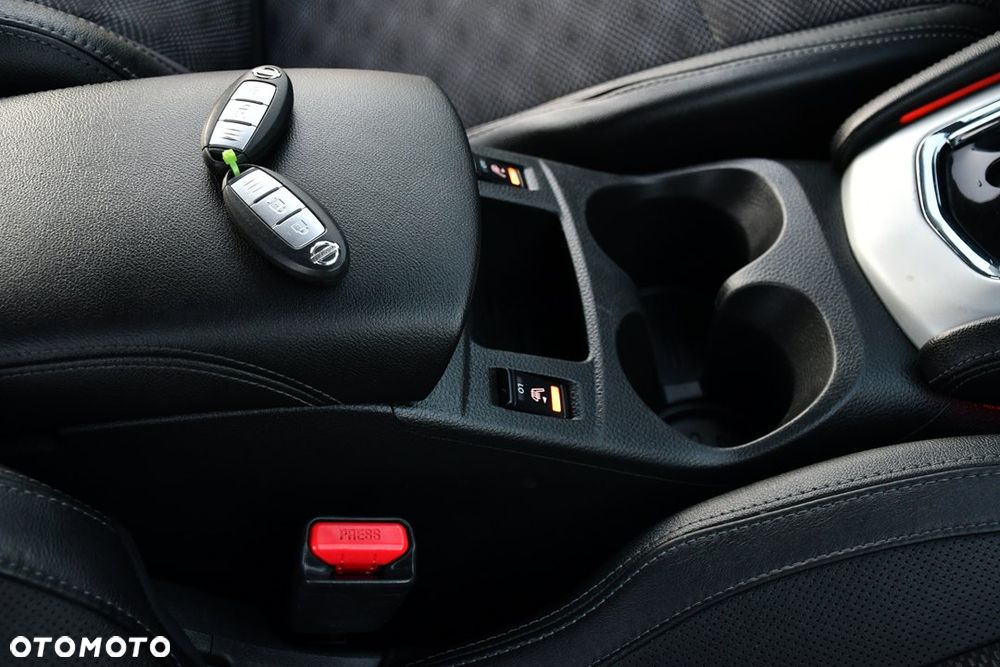 Nissan Qashqai 1.2 DIG-T Tekna Xtronic - 25