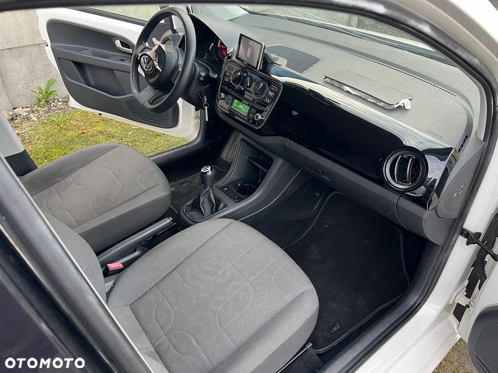 Volkswagen up! (BlueMotion Technology) move - 25