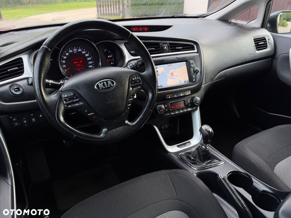 Kia Ceed 1.6 CRDi 136 ISG Platinum Edition - 27