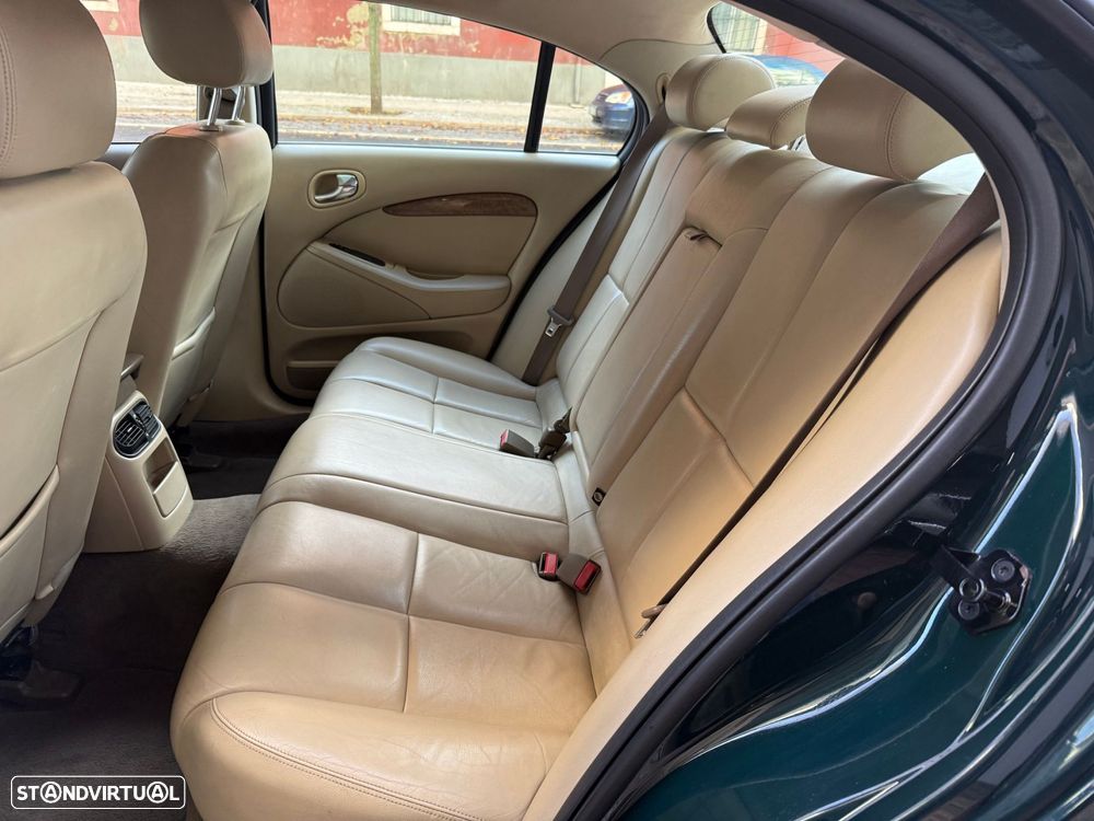 Jaguar S-Type 2.7 D V6 Executive Auto. - 5