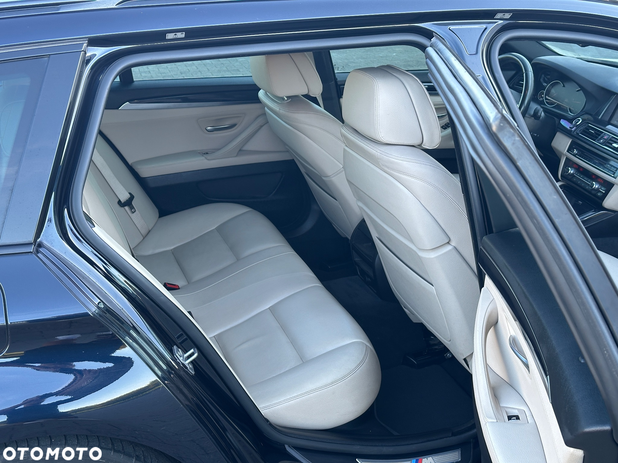 BMW Seria 5 520d Touring M Sport Edition - 16