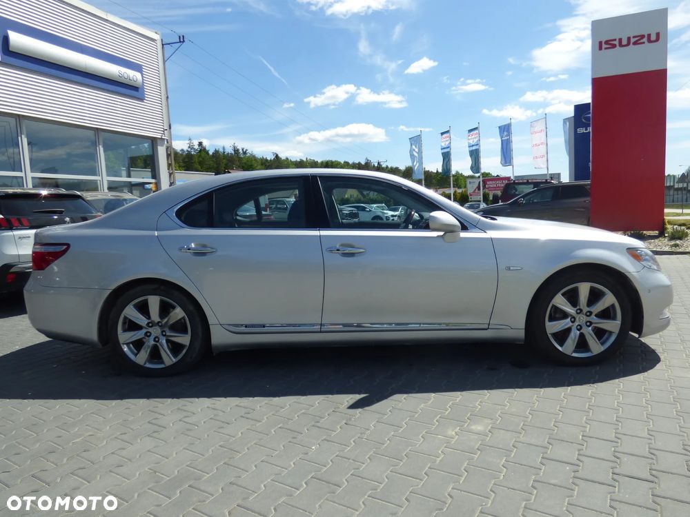 Lexus LS 600h L Superior - 8