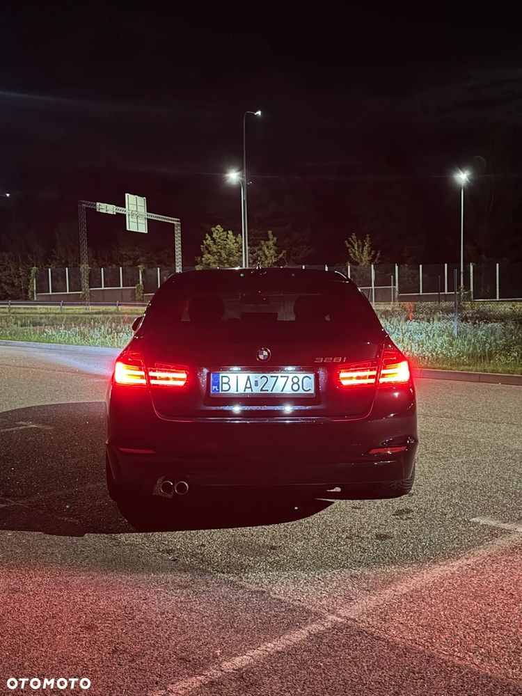 BMW Seria 3 328i - 29