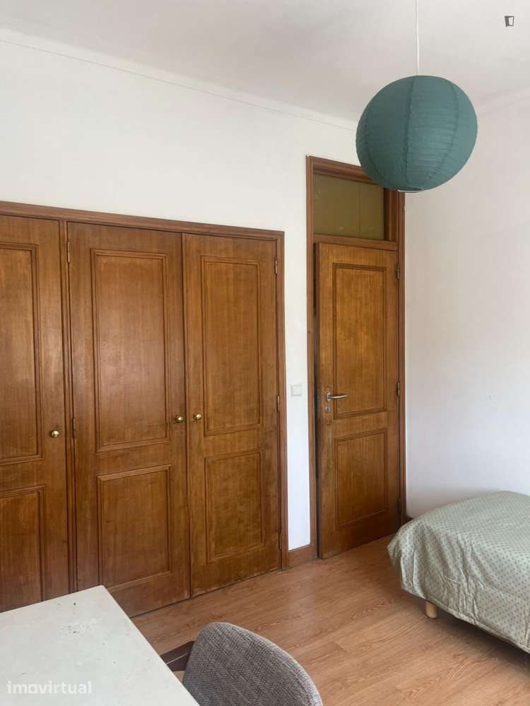 Quarto - localizado em Telheiras Lisbon - Grande imagem: 2/8