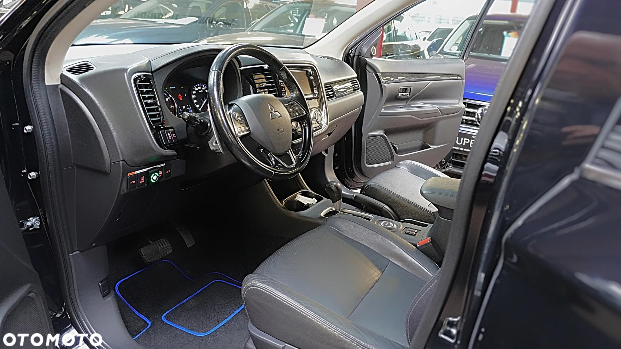 Mitsubishi Outlander 2.0 Intense + Navi 4WD CVT - 13