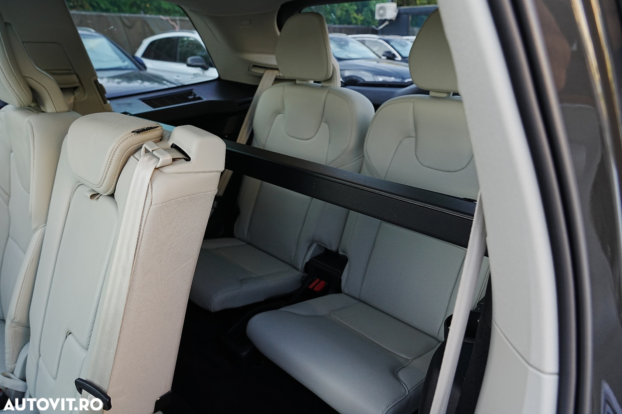 Volvo XC 90 T8 eAWD R-Design - 28
