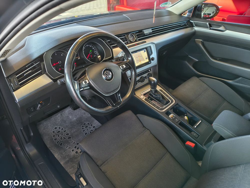 Volkswagen Passat 2.0 TDI SCR DSG Comfortline - 17