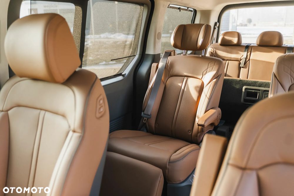 Hyundai Staria 1.6 T-GDI HEV Luxury - 14