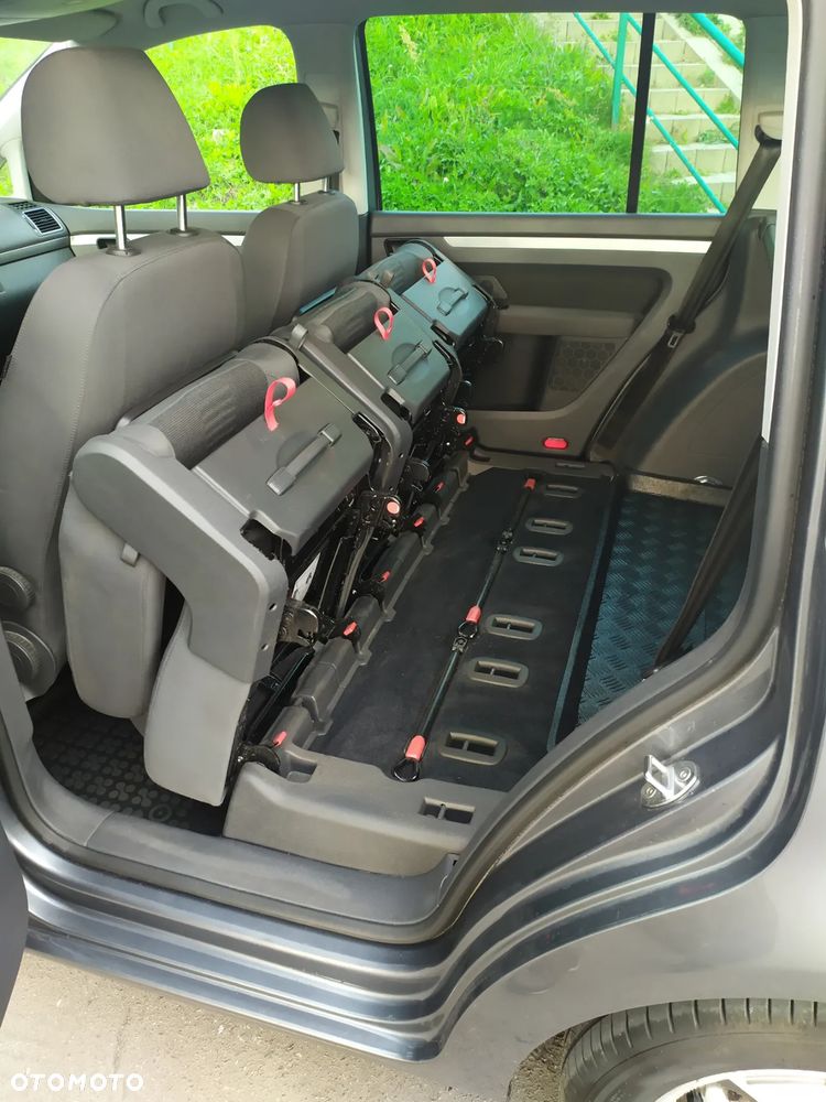 Volkswagen Touran 1.9 TDI Highline - 14