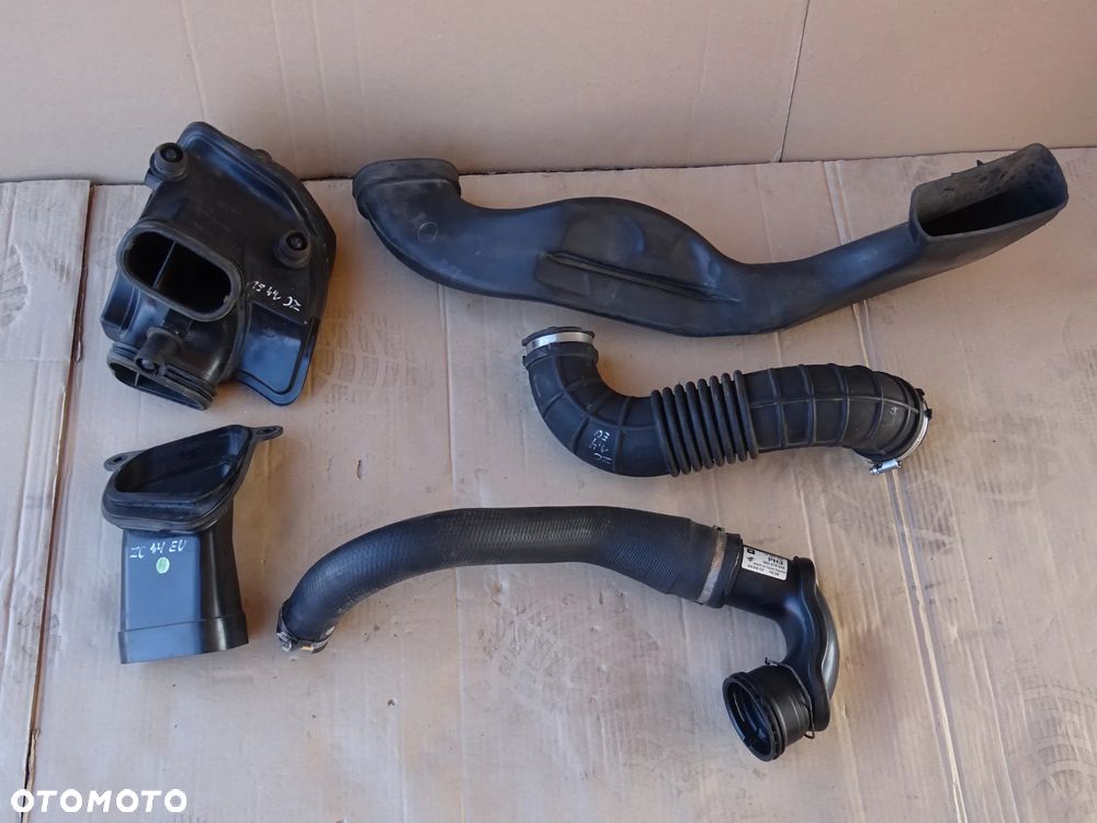 ŁAPACZ WLOT DOLOT PRZEWÓD POWIETRZA OPEL ZAFIRA TOURER C 1,6 1,8 1,4 T TURBO - 2