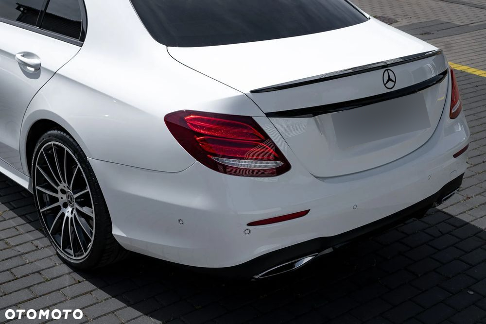 Mercedes-Benz Klasa E 220 d 4-Matic 9G-TRONIC - 9