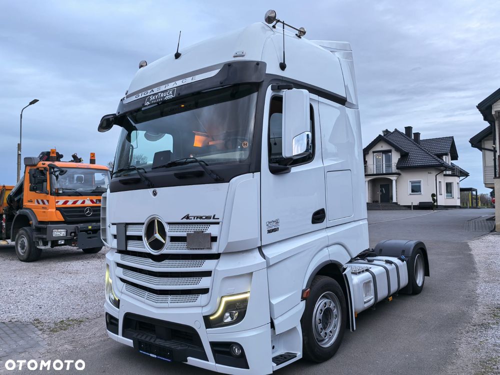 Mercedes-Benz Actros L 1851 LSnRL * Olejowy Retarder * GigaSpace * 2 zbiorniki * LED * - 1