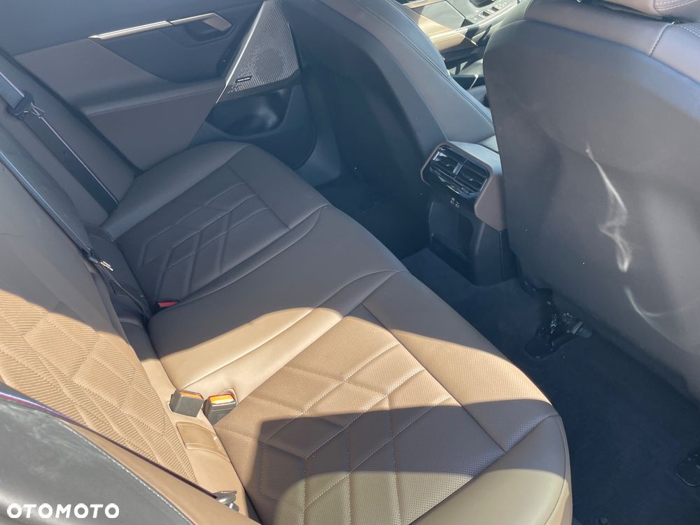 BMW Seria 5 520d mHEV M Sport - 14