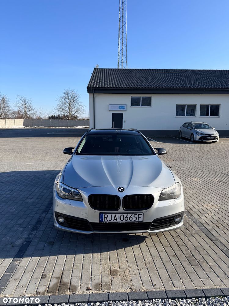 BMW Seria 5 525d xDrive Luxury Line - 1