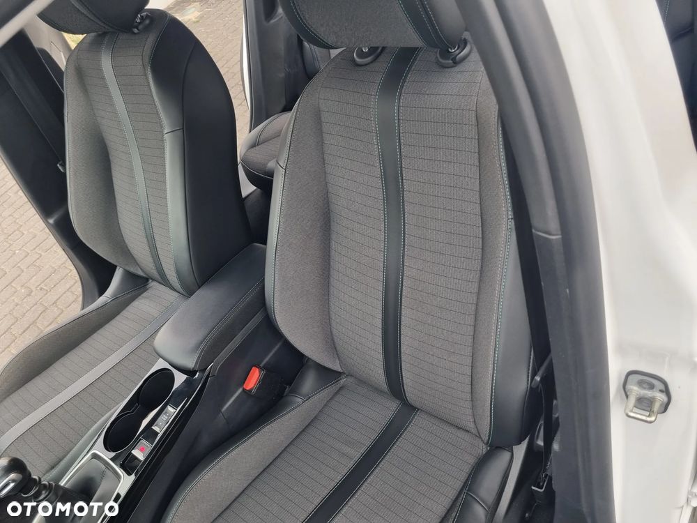 Peugeot 2008 1.5 BlueHDi Allure Pack S&S - 29