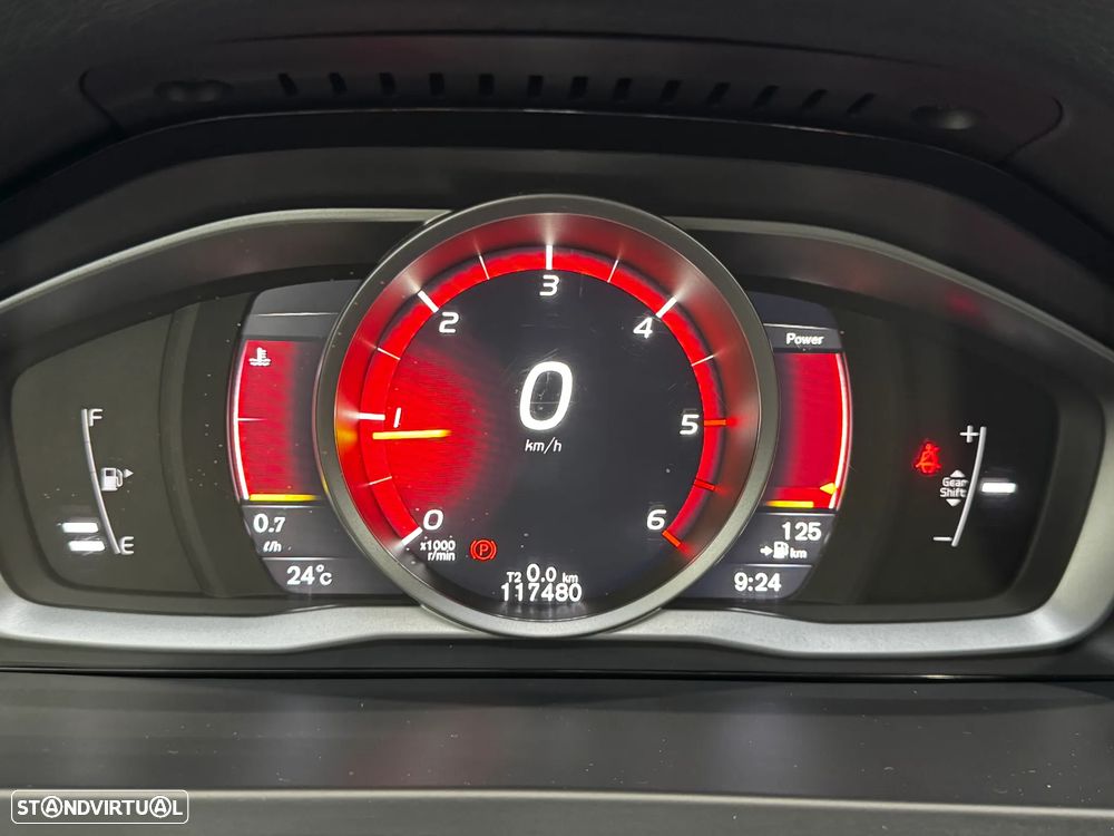 Volvo V60 2.0 D3 Momentum - 19
