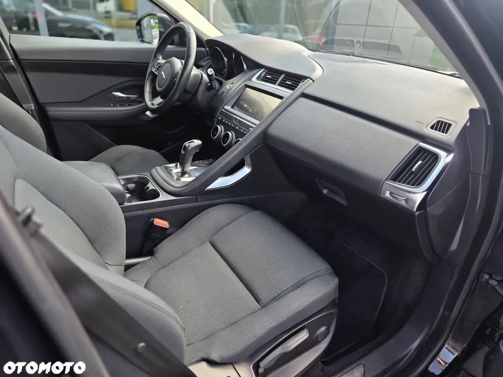 Jaguar E-Pace 2.0 i4P AWD R-Dynamic SE - 17