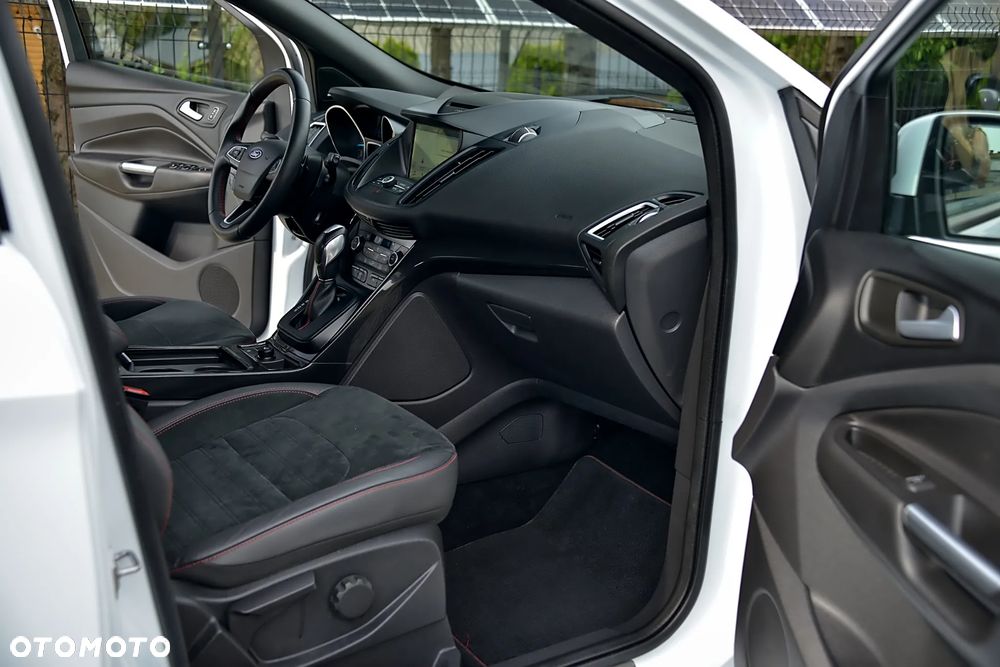 Ford Kuga 2.0 TDCi 4x4 ST-Line - 31