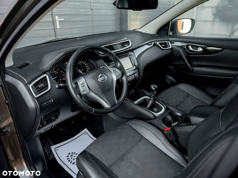 Nissan Qashqai 1.2 DIG-T Tekna EU6 - 16