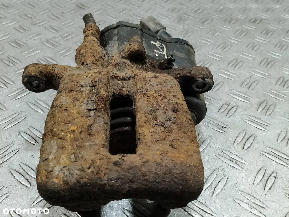 ZACISK HAMULCOWY PRAWY TYŁ AUDI A6 C6 3.2 V6 FSI - 6