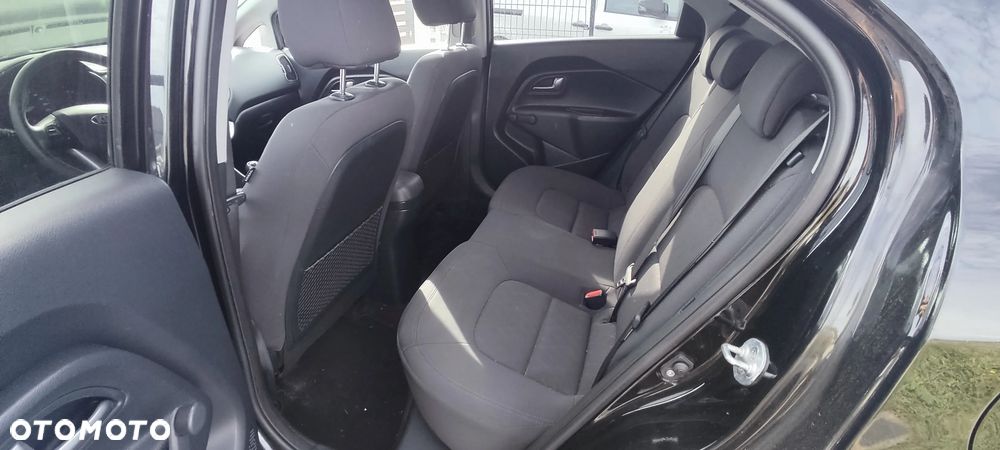Kia Rio 1.2 Attract - 23