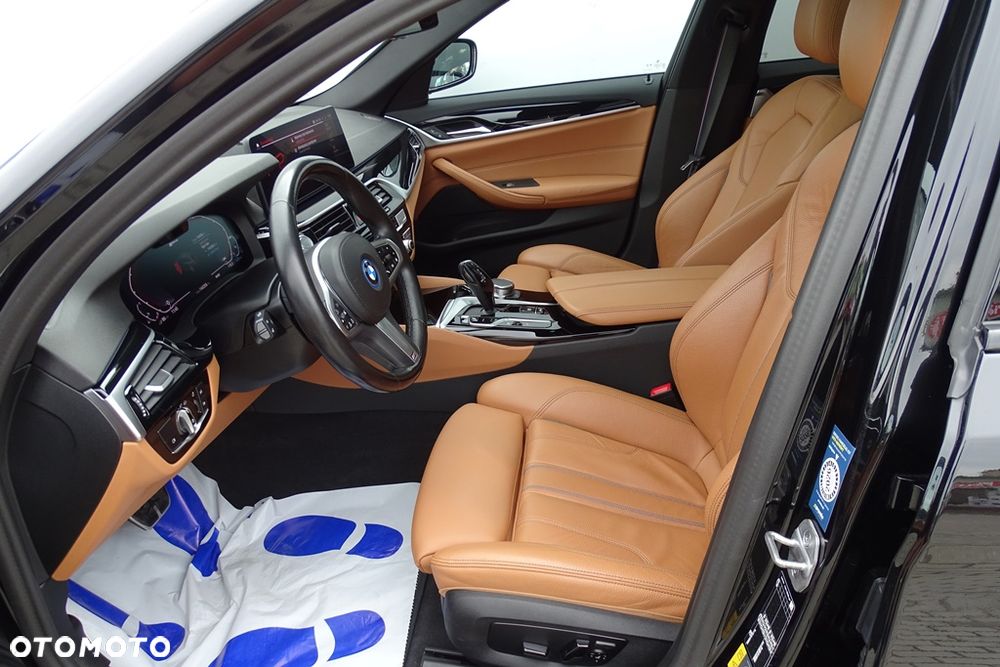BMW Seria 5 530e xDrive M Sport sport - 18