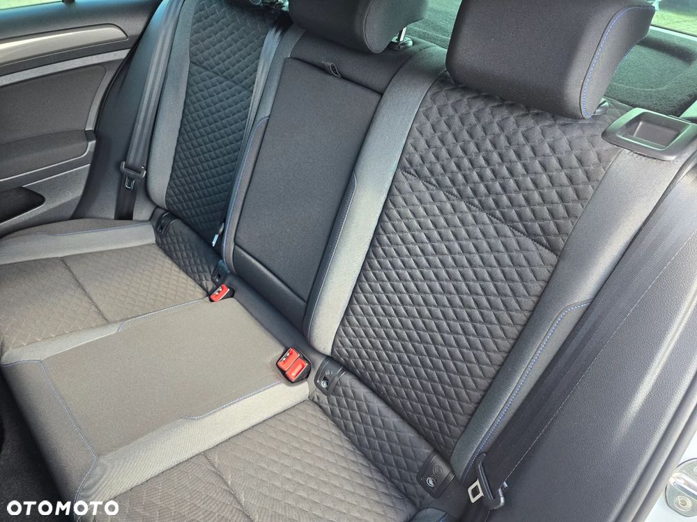 Volkswagen Golf - 13