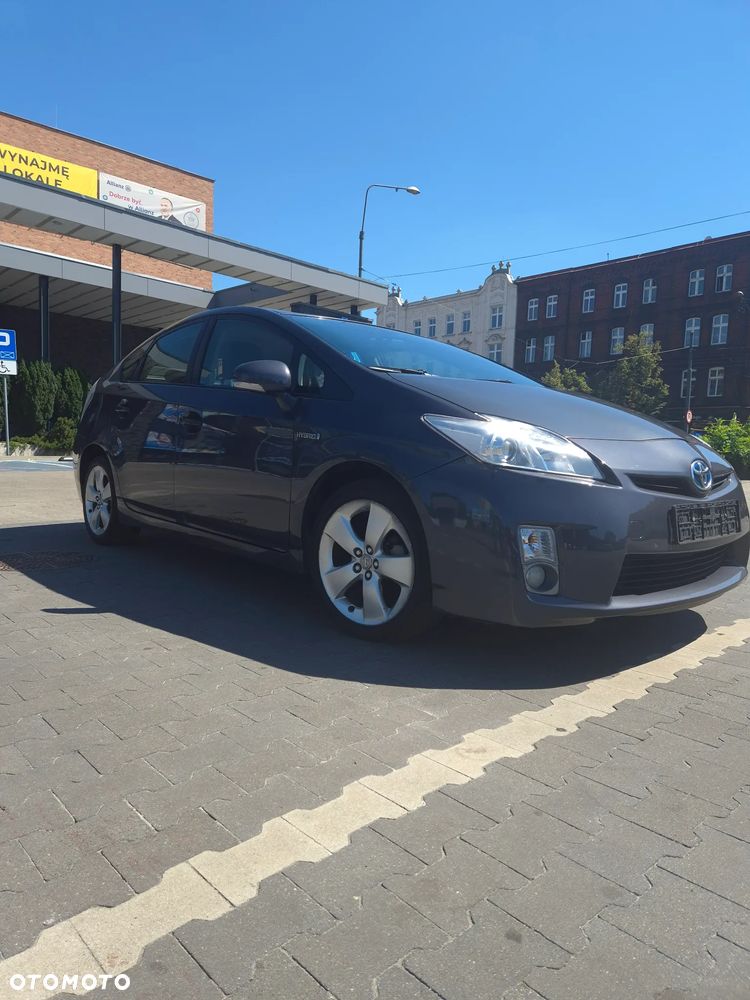 Toyota Prius 1.8 HSD Prestige - 4