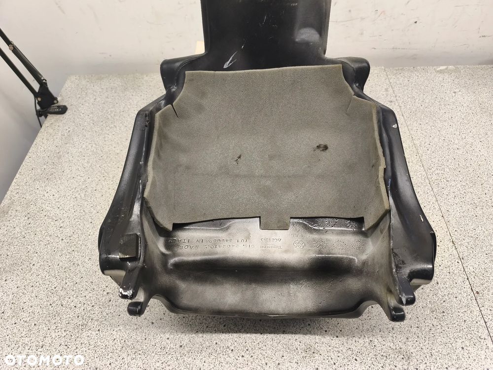 Bak, zbiornik paliwa Triumph Daytona 955i 955 - 15
