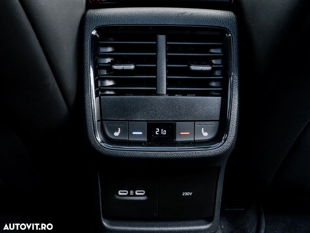 Skoda Octavia 2.0 TDI DSG RS Plus - 25