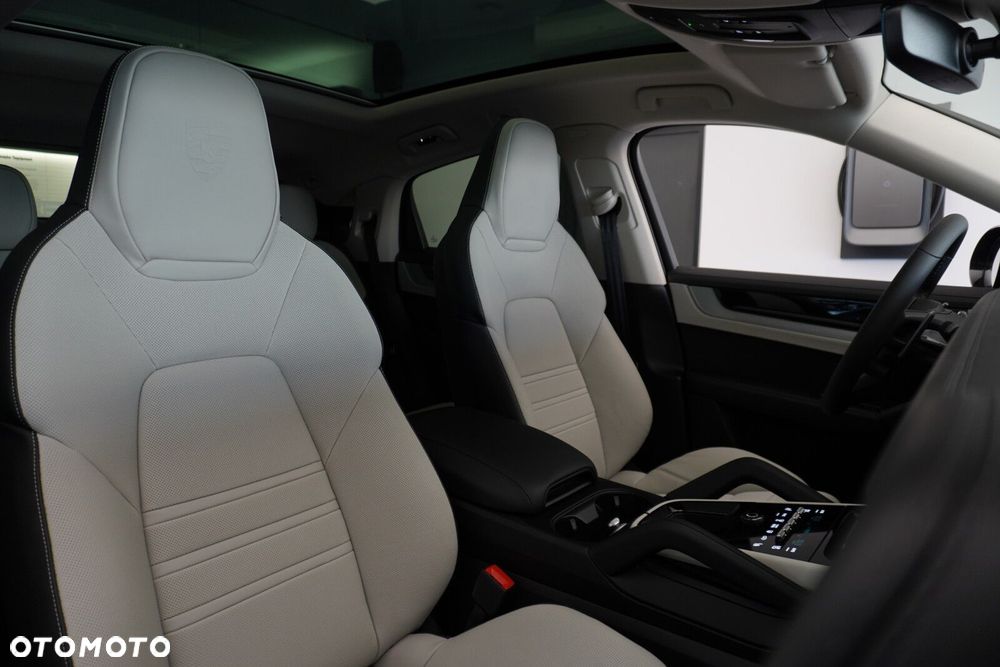 Porsche Cayenne - 24