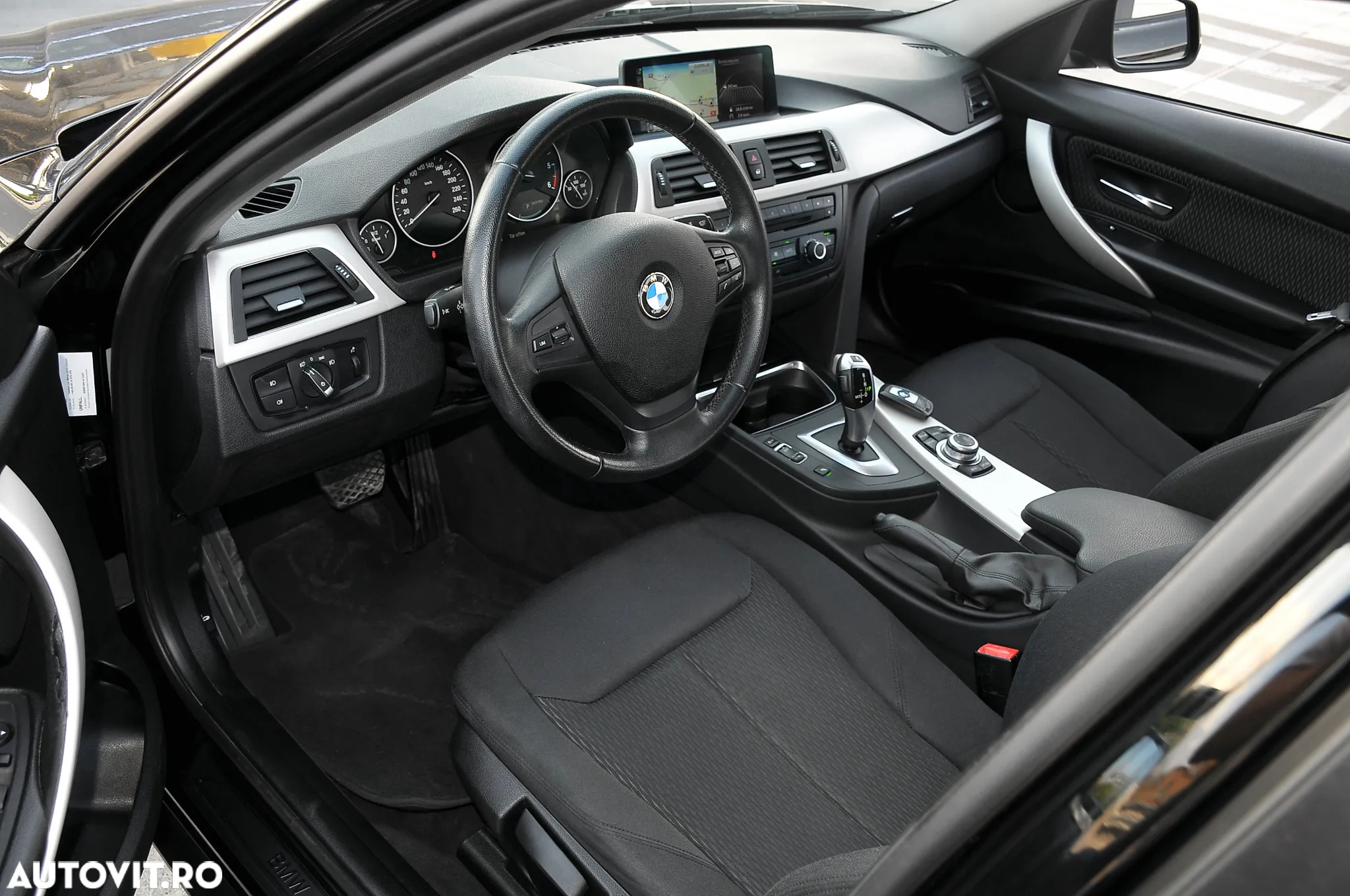 BMW Seria 3 320d Aut. - 14