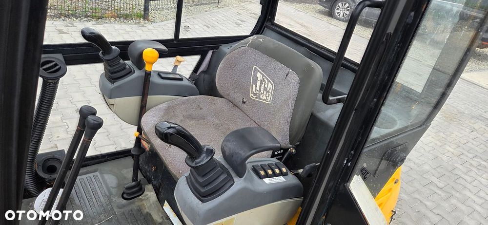 JCB 8015 - 9