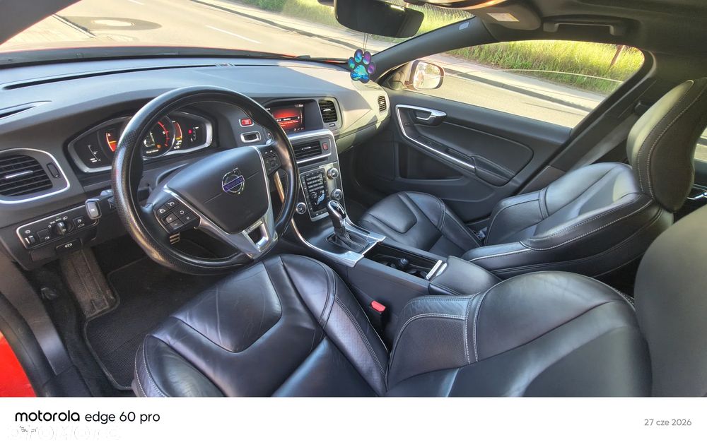 Volvo V60 D4 Geartronic R-Design - 17