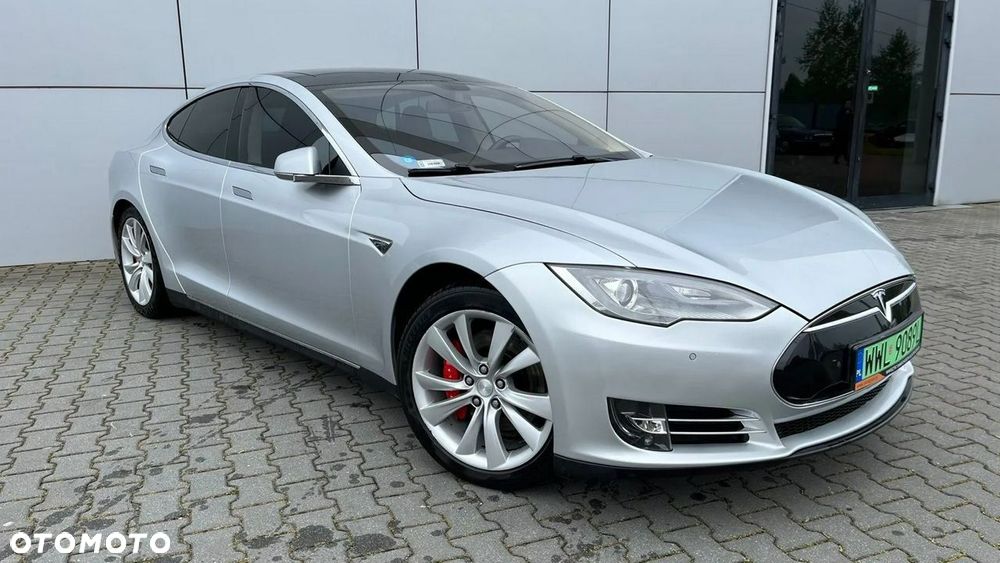 Tesla Model S D - 5
