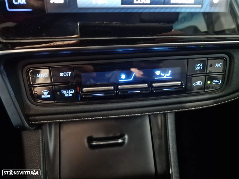 Toyota Auris Touring Sports - 12