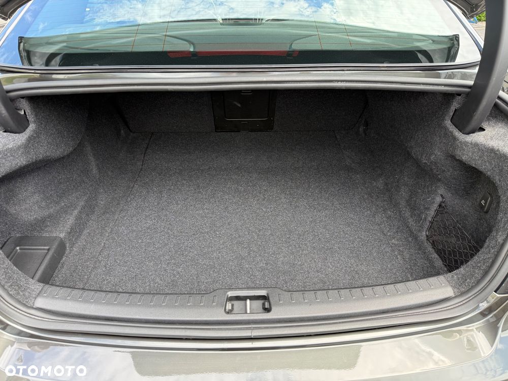 Volvo S60 B4 B R-Design - 25